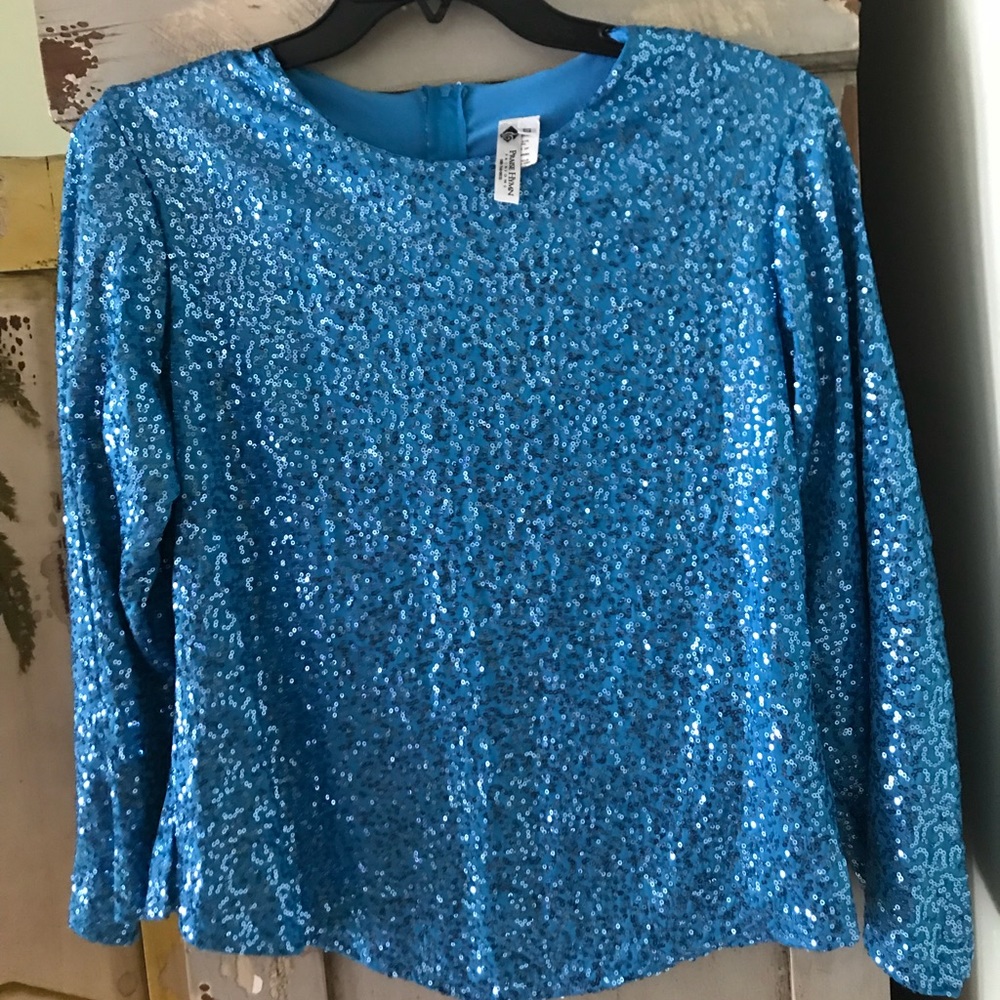 Ladies top/praise hymn